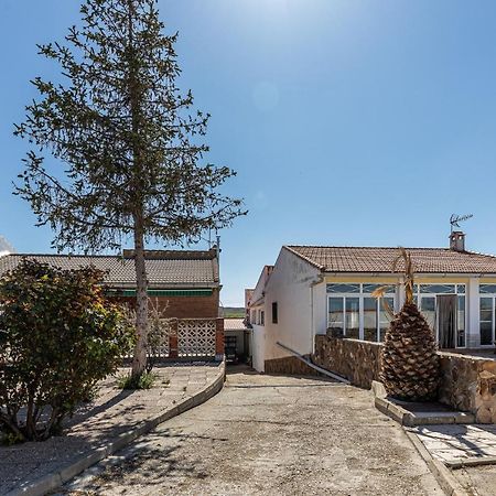Waou Deluxe Cottage Titulcia Exteriör bild