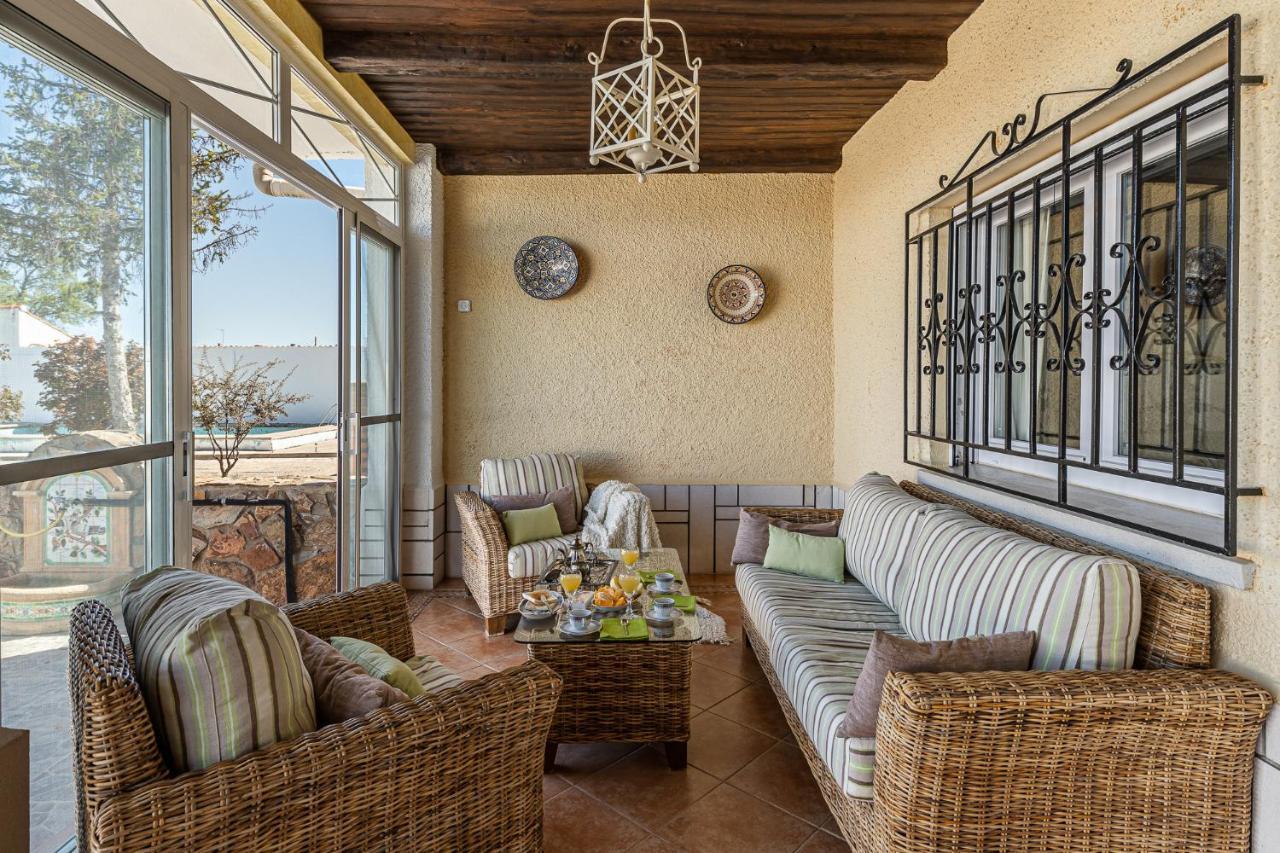 Waou Deluxe Cottage Titulcia Exteriör bild