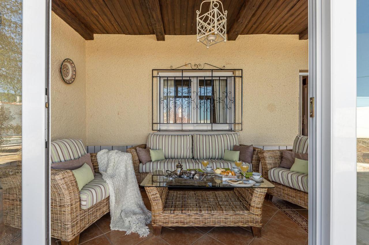 Waou Deluxe Cottage Titulcia Exteriör bild