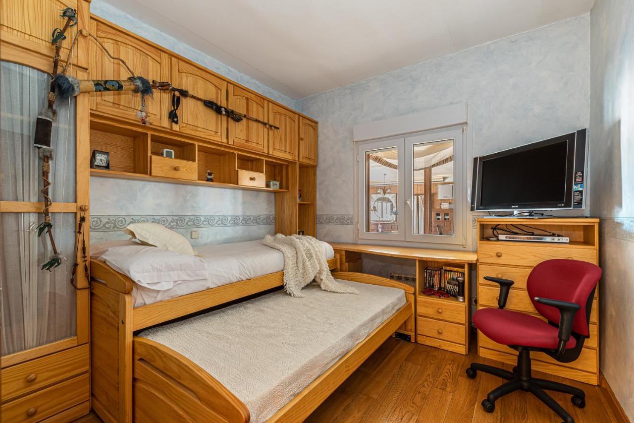 Waou Deluxe Cottage Titulcia Exteriör bild